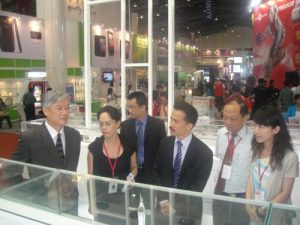 Kunjungan Andrew L.Y Hsia ke Stand Taiwan Excellence Brand