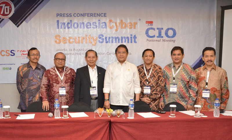 04. Press Conference Indonesia Cyber Security Summit 2015