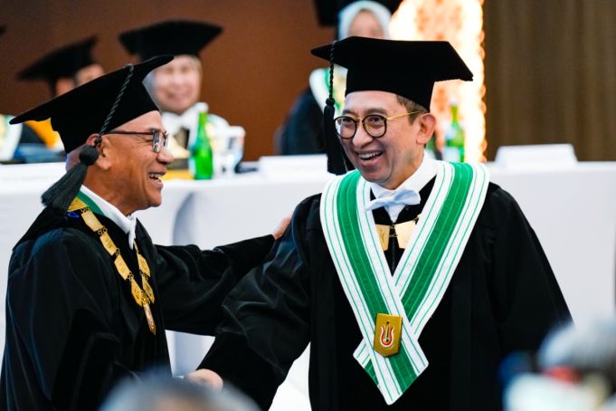 1. Universitas Nasional (UNAS) mengukuhkan Fadli Zon sebagai Profesor Kehormatan (Prof. Hon.)