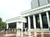 Mempertahankan Pintu Keadilan Bagi Yang Tak Terjangkau
