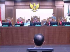 Melihat Sikap Majelis Hakim Pasca Menyampaikan Hak Terdakwa di Sidang Eks Mendikbud