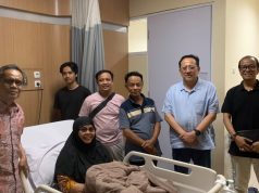 Irman Gusman Jenguk Istri Ketua MUI Sumbar Korban Kebakaran KMP Batumandi di RS Medika Cilegon